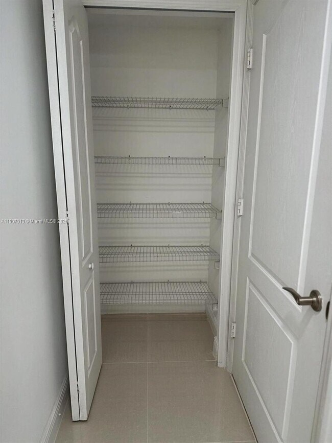 Building Photo - 2701 SW 3rd Ave