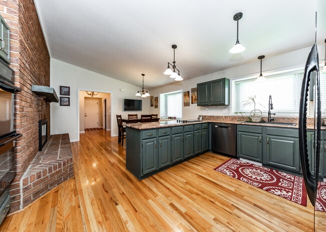 Building Photo - 3865 Wolcott Pl