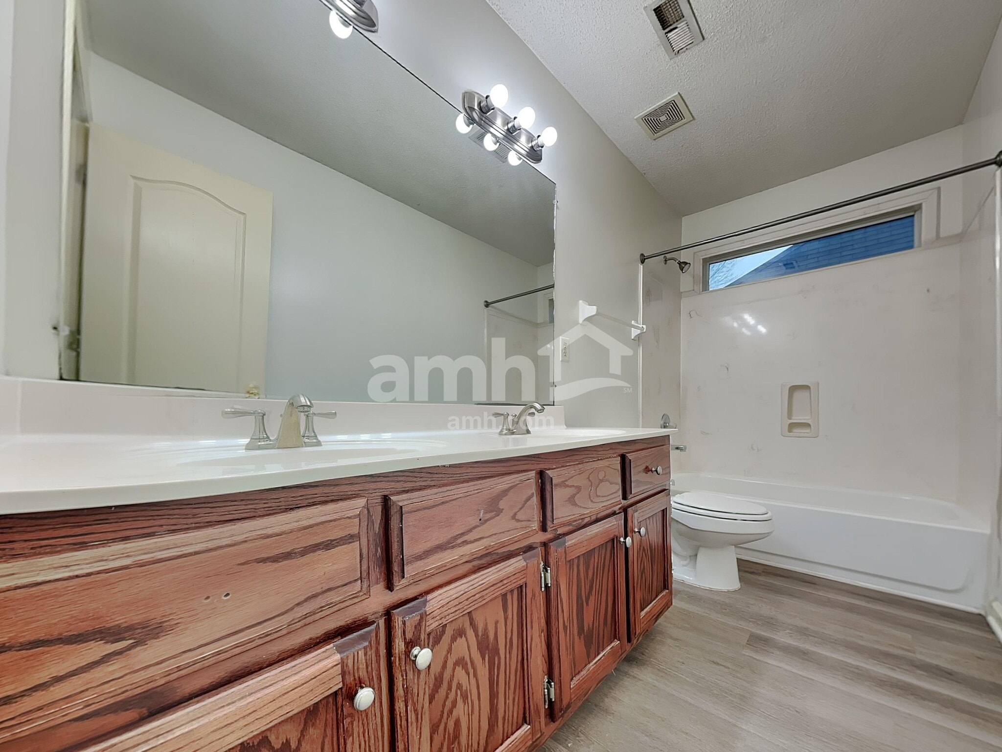 Building Photo - 6377 Braybourne Main