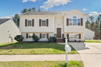 Building Photo - Renovated Split-Level Home in Hope Valley Farms
