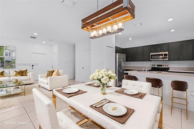 Building Photo - 2652 SE 13th St