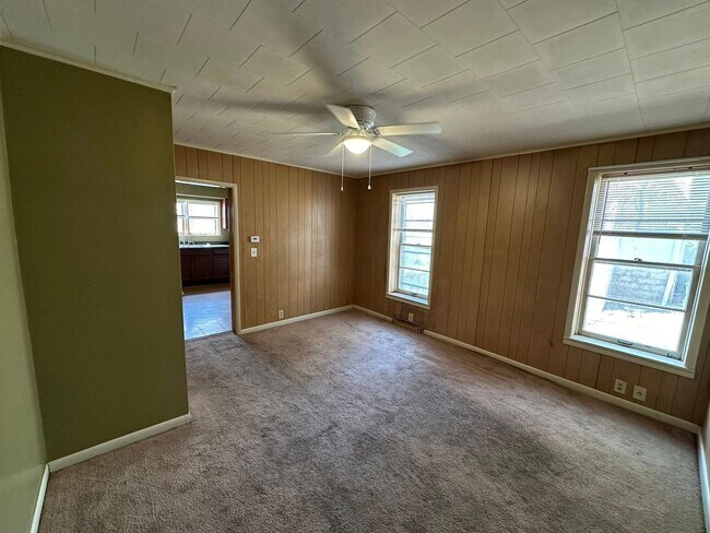 Building Photo - 1701 Broadway