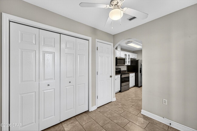 Building Photo - 114 Lakeridge Dr