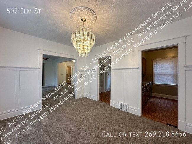 Building Photo - 502 Elm St