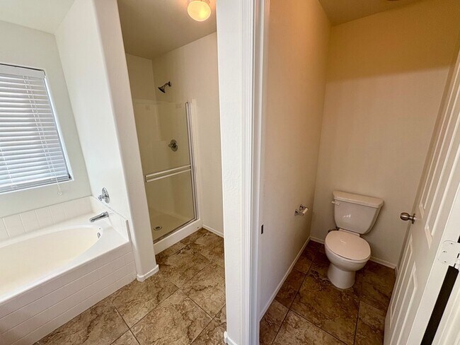 Building Photo - 7142 W Beverly Rd