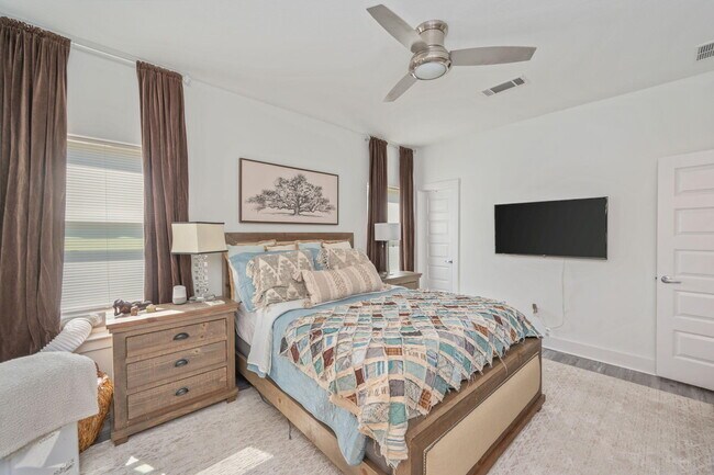 Building Photo - 150 Hibiscus Ave