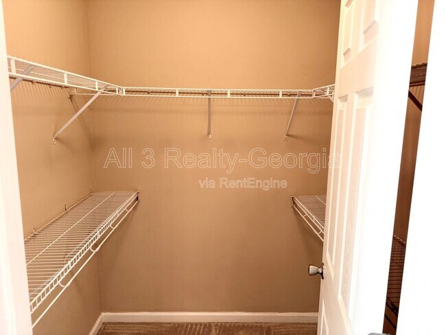 Building Photo - 2390 Camden Oak Way