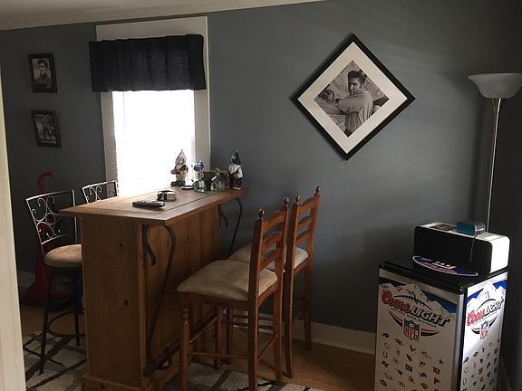 Building Photo - 17 8th Ave