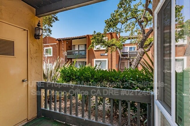 Building Photo - 17129 W Bernardo Dr