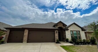 Building Photo - 3057 Maverick Dr