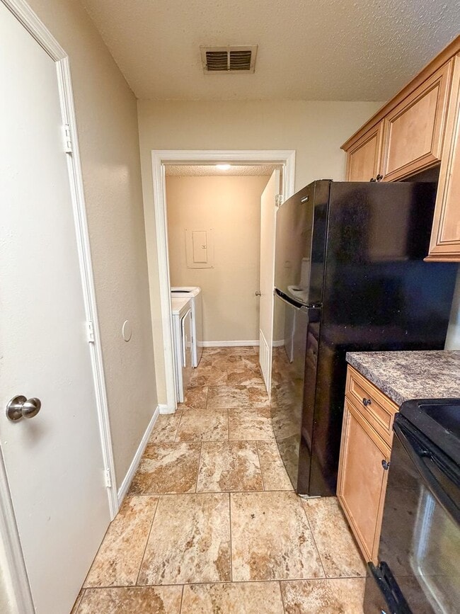 Building Photo - Windsor Park #311