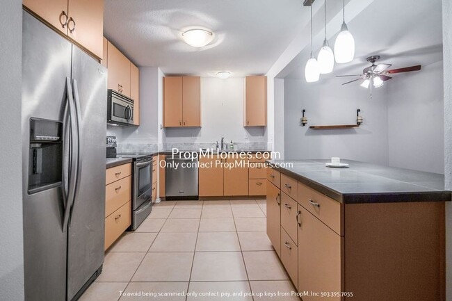 Building Photo - Cozy Two Bedroom Condo at Oswego Terraces!