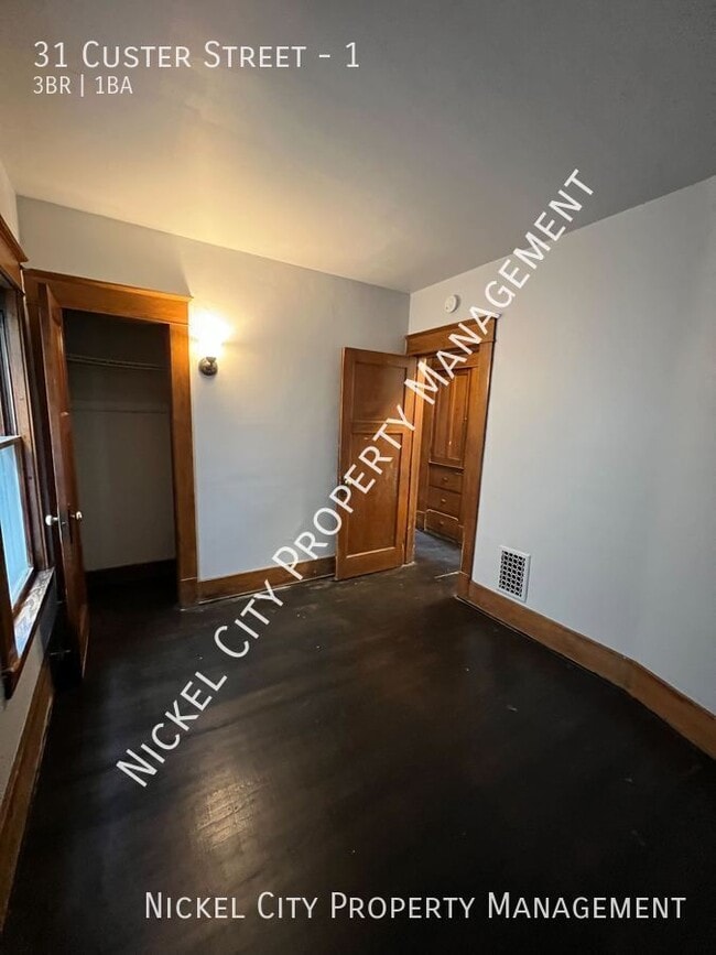 Building Photo - 31 Custer St