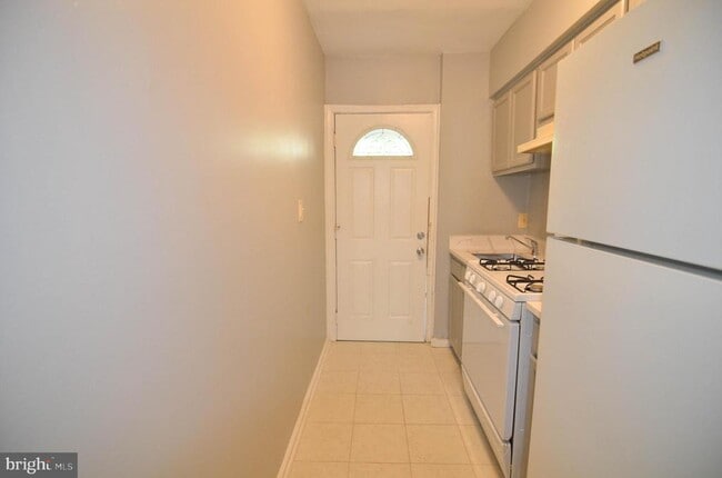 Building Photo - 39 Galveston Pl SW