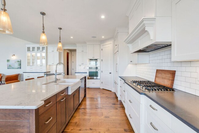 Building Photo - 2872 N Sorrel Dr