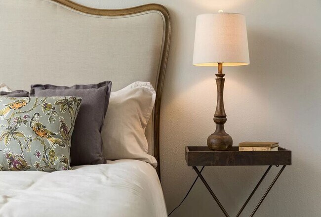 Building Photo - Newer 2000 sq ft 4 bedroom home for Lease