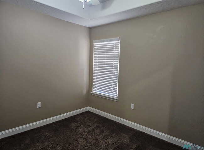 Building Photo - 2107 Mockingbird Ln