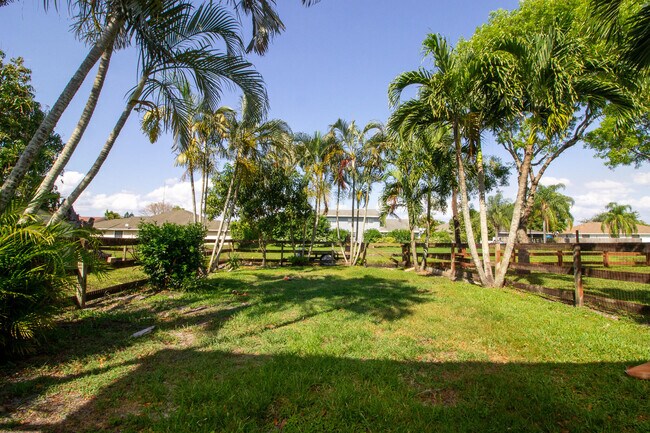 Building Photo - 1328 The 12th Fairway