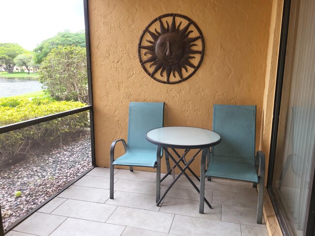 Building Photo - 750 Egret Cir