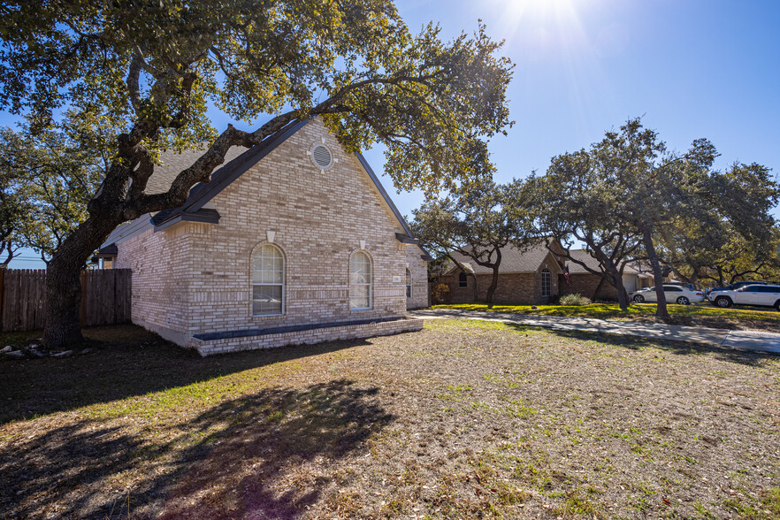 Sideview - 7318 Chimney Bluff