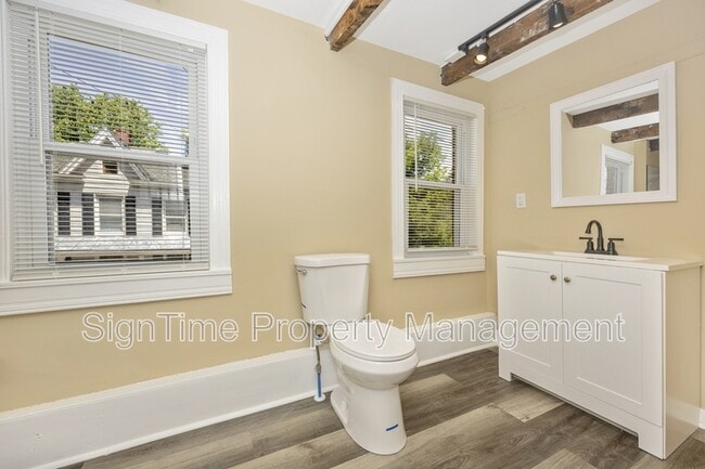 Building Photo - 106 Potomac St