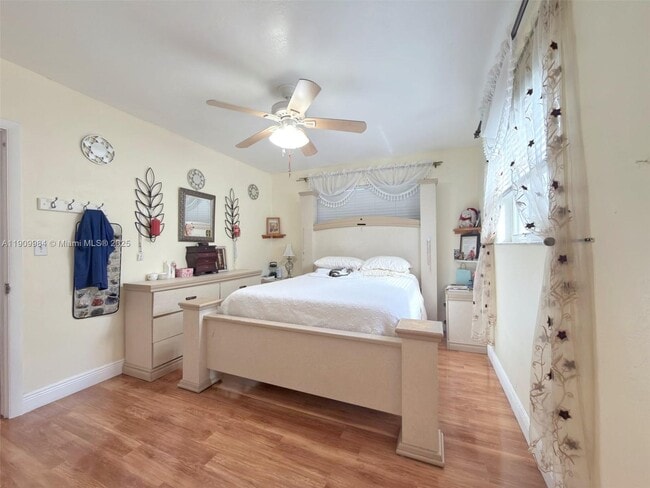 Building Photo - 10965 SW 116th St