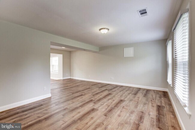 Building Photo - 17212 Brown Rd
