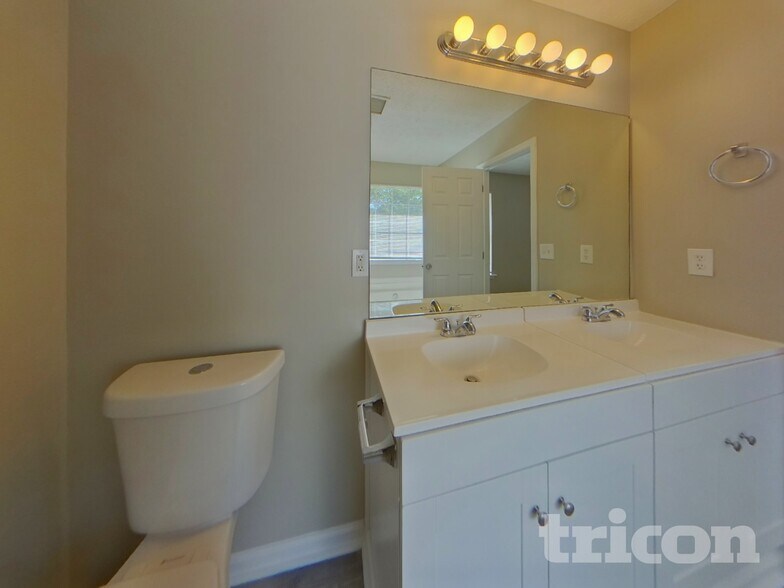 Building Photo - 3710 Michaels Creek Way