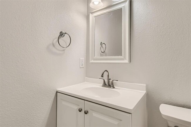 Building Photo - 1104 Canoe Cove