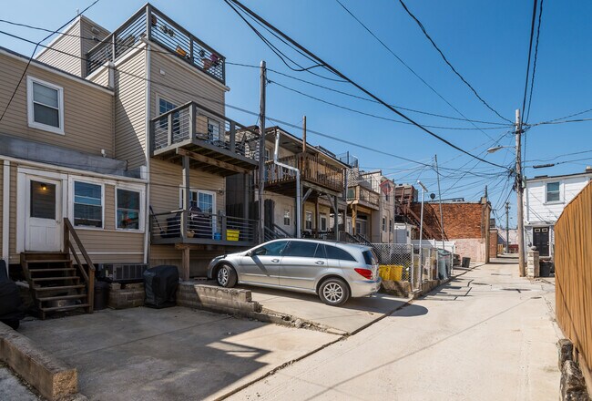 Building Photo - 444 E Fort Ave