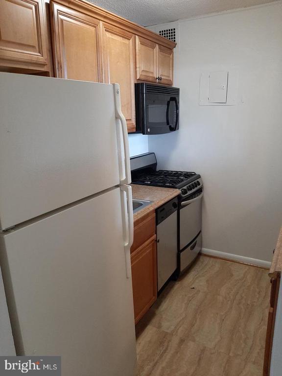 Building Photo - 2500 N Van Dorn St