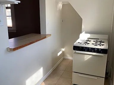 Building Photo - 242 Harvey St