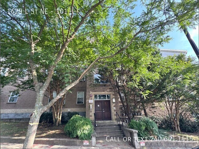 Building Photo - 1629 L St NE