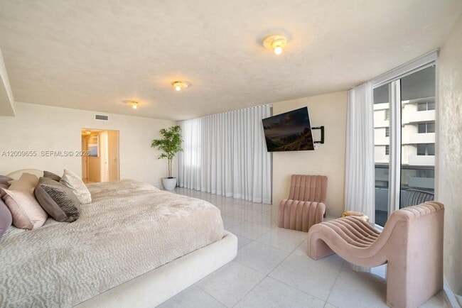 Building Photo - 5801 Collins Ave