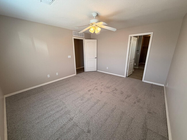Building Photo - 12354 W Glenrosa Ave