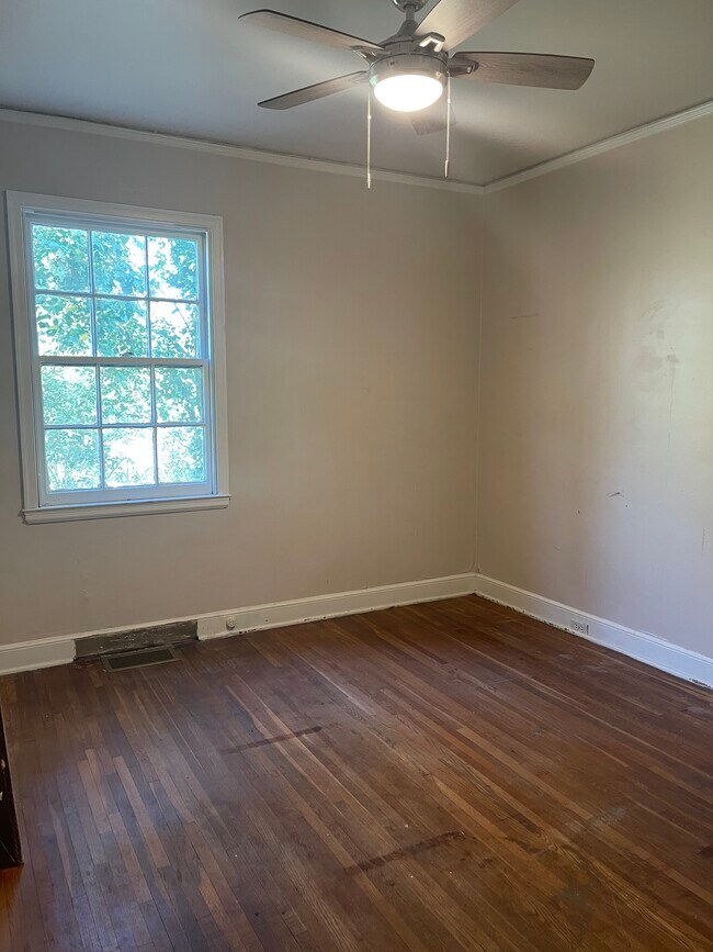 Building Photo - 3030 Carol Ave