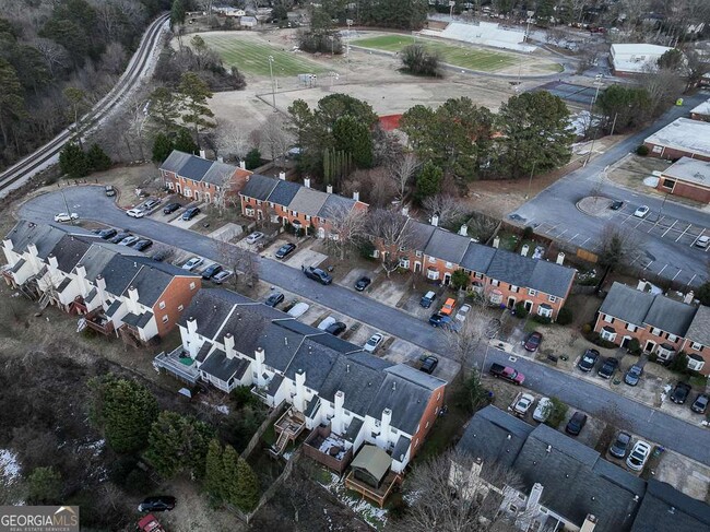 Building Photo - 1560 Paces Ferry N SE