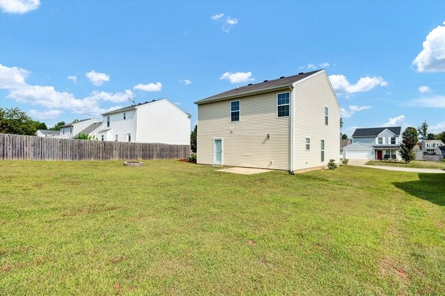Building Photo - 204 Greenleaf Dr