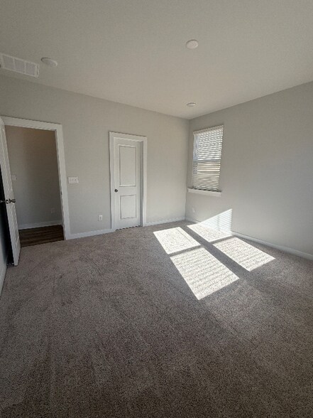 Building Photo - 9957 Mnr Vis Trl