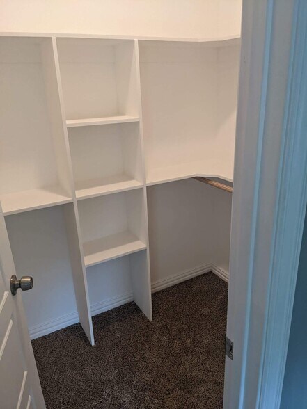 Building Photo - 1014 E Epstein St