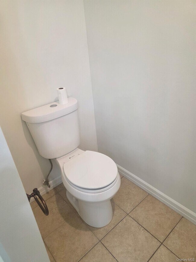 Building Photo - 63 Poplar Ln