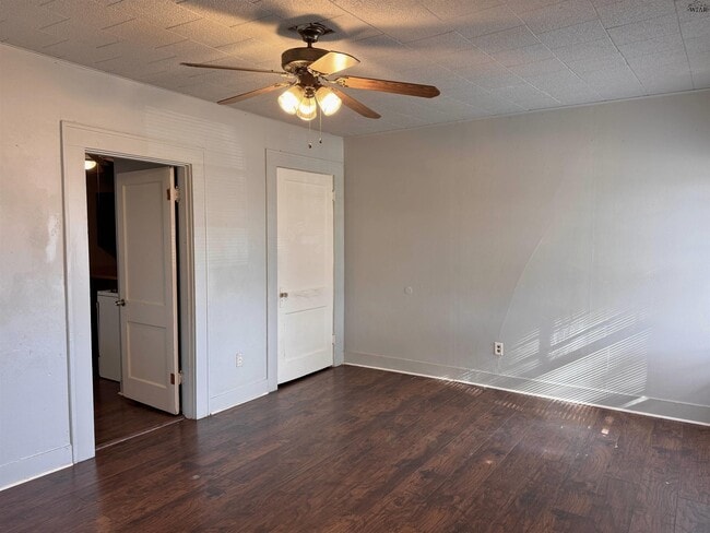 Building Photo - 1818 Collins Ave