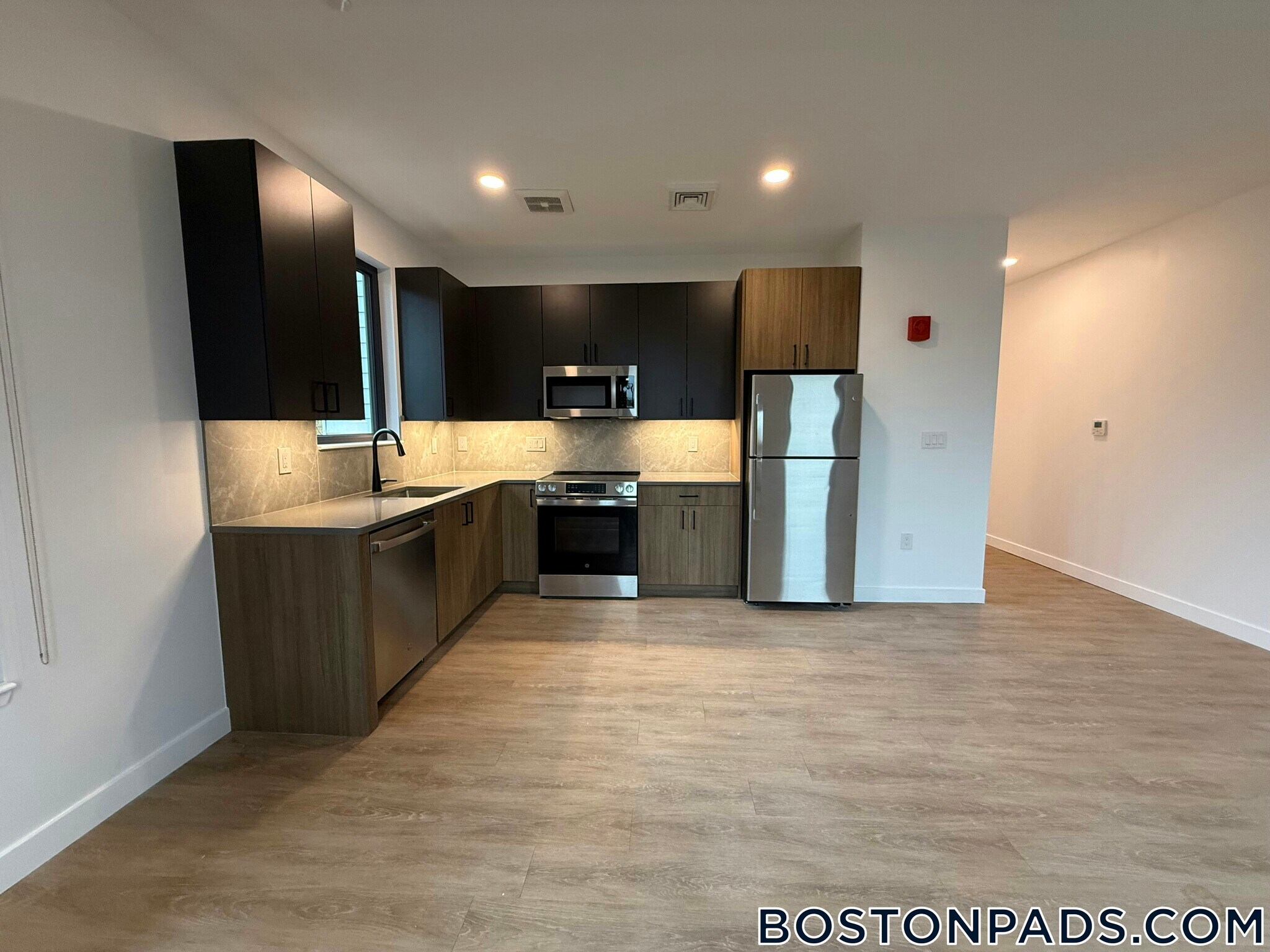 Building Photo - 199 Gardner St