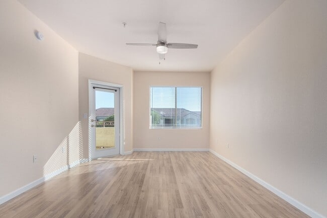 Building Photo - Condo in Union Hills