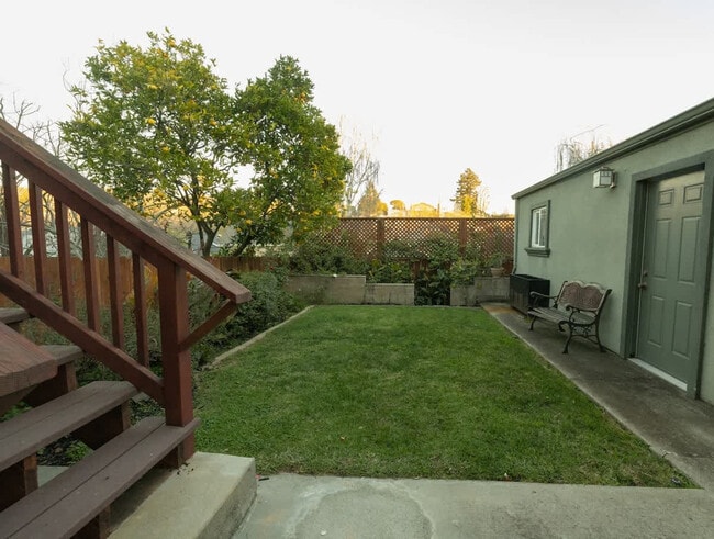 Building Photo - 3920 Ardley Ave