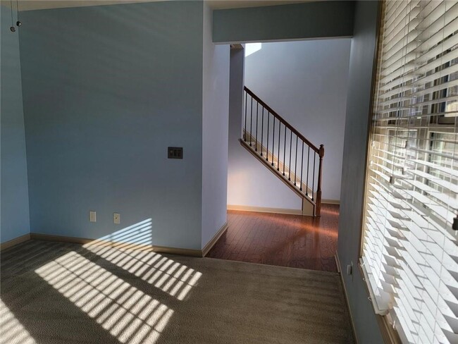 Building Photo - 3208 Sag Harbor Ct NE