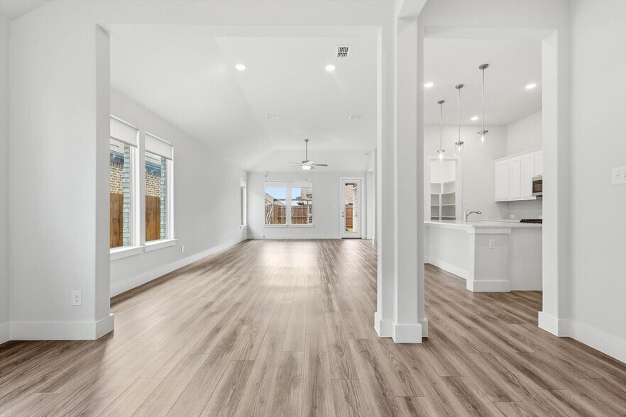 Building Photo - 1861 Arbor Dr