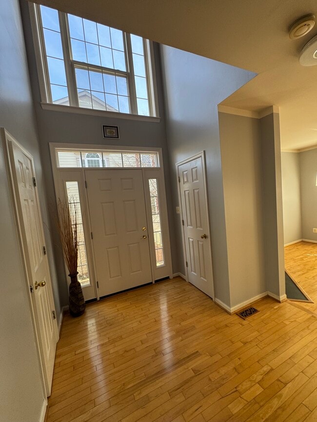 Building Photo - 45812 Matador Terrace