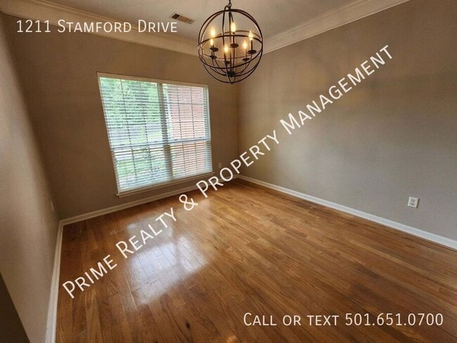 Building Photo - 1211 Stamford Dr