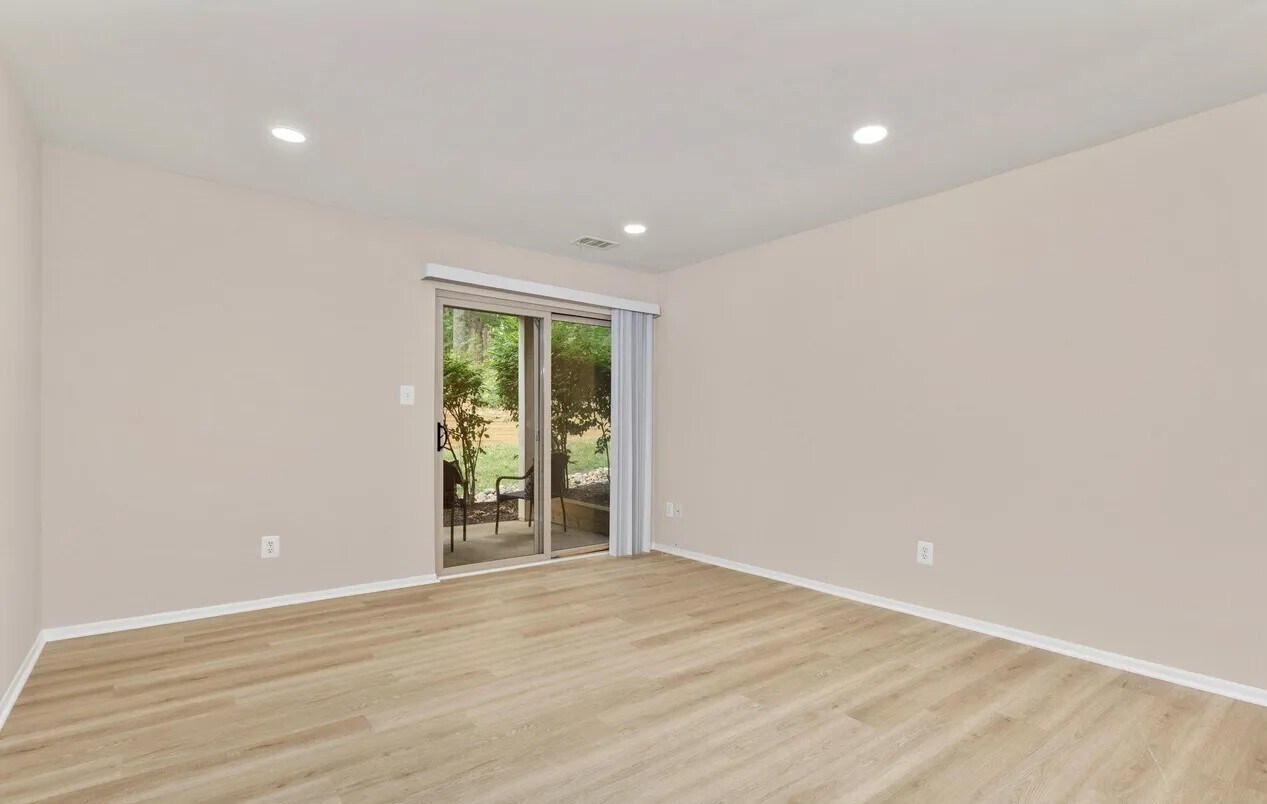 Building Photo - 1706 Ascot Way